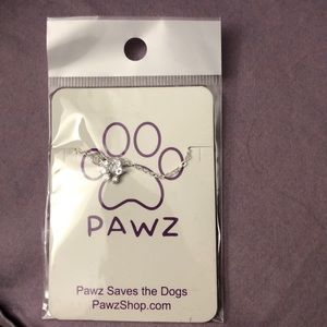 NWT pawz dog paw necklace